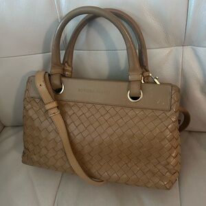 Bottega veneta 2 way top handle/crossbody mustard intrecciato